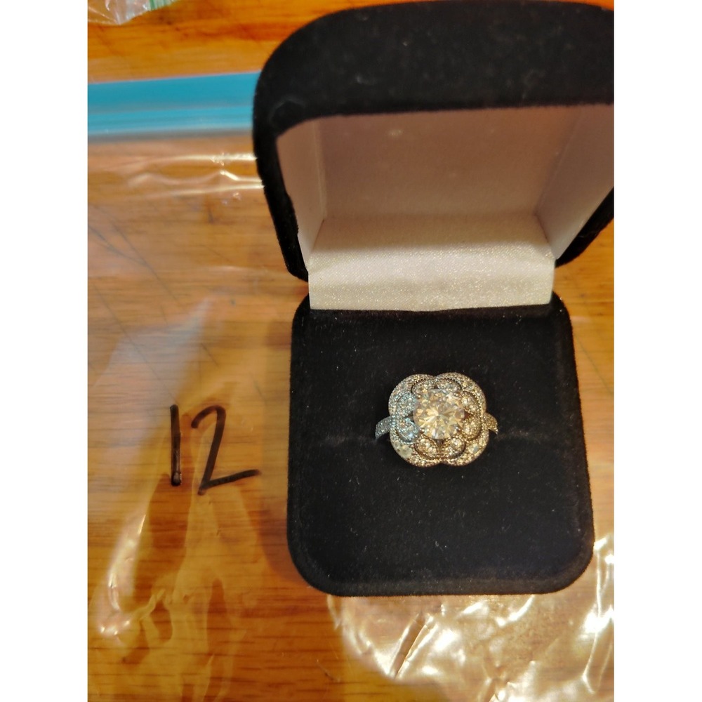 925 Flower Halo CZ Cluster Cocktail Ring Size 7.25 w/ Box Womens